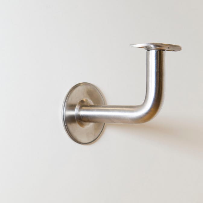 Väggfäste Herrljunga Ledstångsfabrik 860-RF för Utomhusbruk