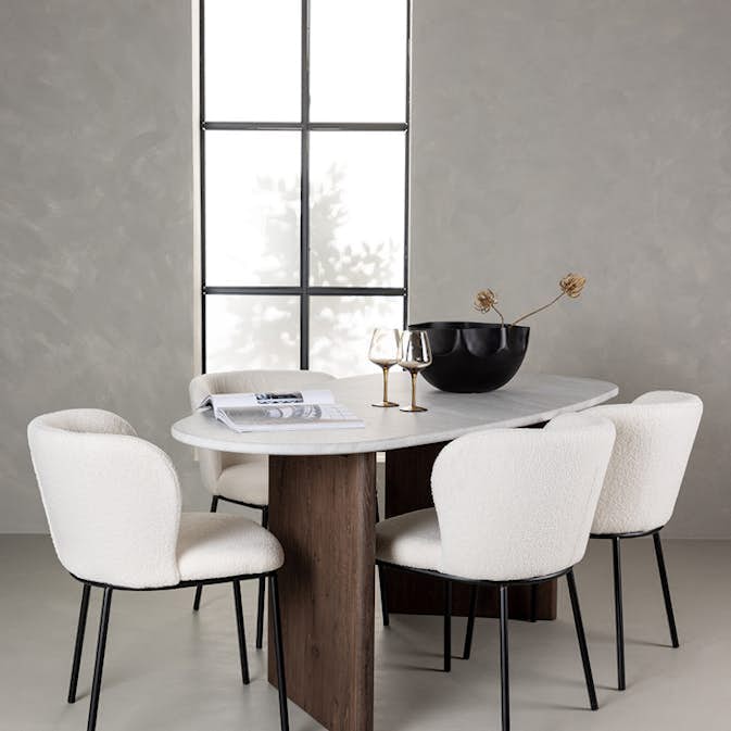 Matgrupp Venture Home Grönvik Ovalt Matbord 180 cm & 4 Edina Stolar i Vit Boucle