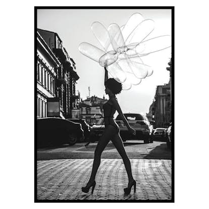 Poster Gallerix Holding Balloons