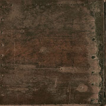 Tapet Origin Stora Slitna Rostiga Metallplåtar med Nitar Rostbrun