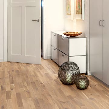 Parkettgolv Berg & Berg Ek L Vild Borstad Vitolja 3-Stav