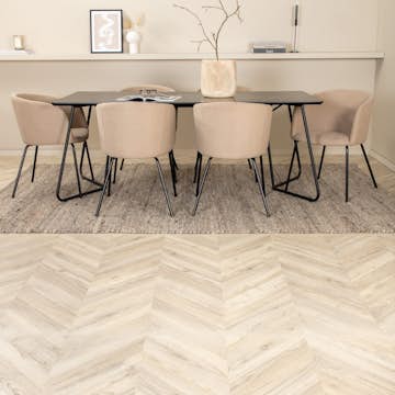 Matgrupp Venture Home Annika matbord och Bergen matstol