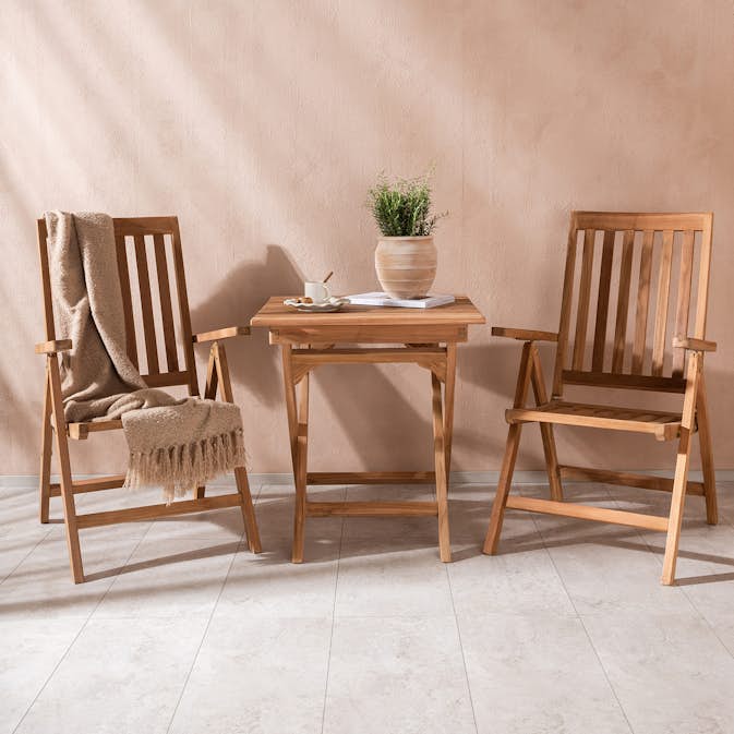 Cafégrupp Venture Home Ghana med 2 Kenya Stolar