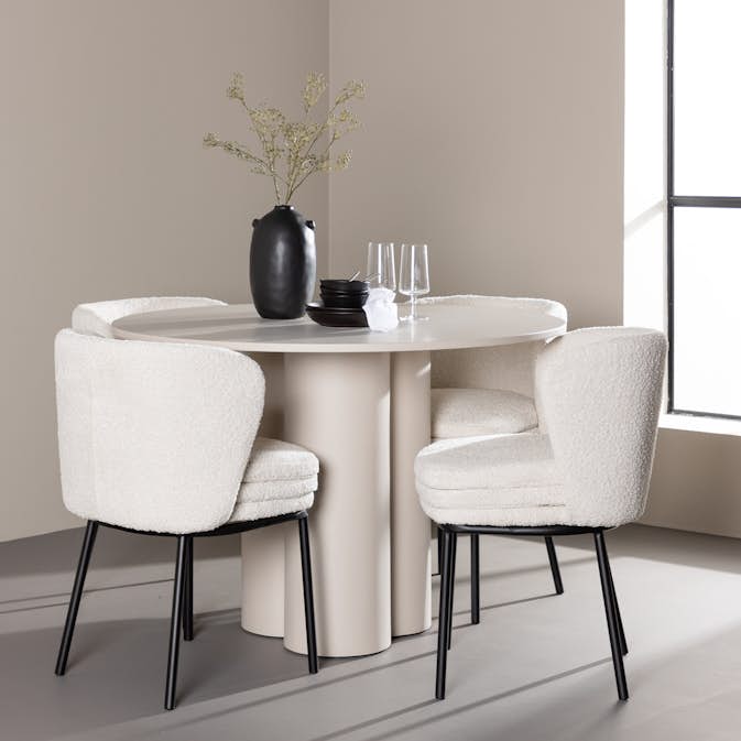 Matgrupp Venture Home Olivia Ø110 med 4 st Agnes Stolar