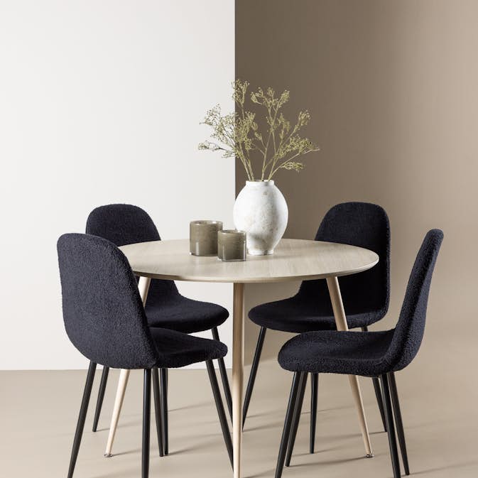 Matgrupp Venture Home Plaza Ø100 med 4 st Polar Stolar Teddy