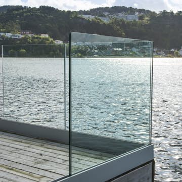 Glasräcke Novoroom Stolpfritt