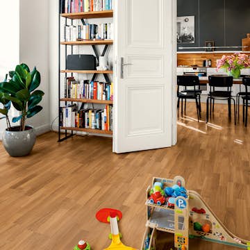 Parkettgolv Berg & Berg Ek L Klöver Mattlack 3-Stav