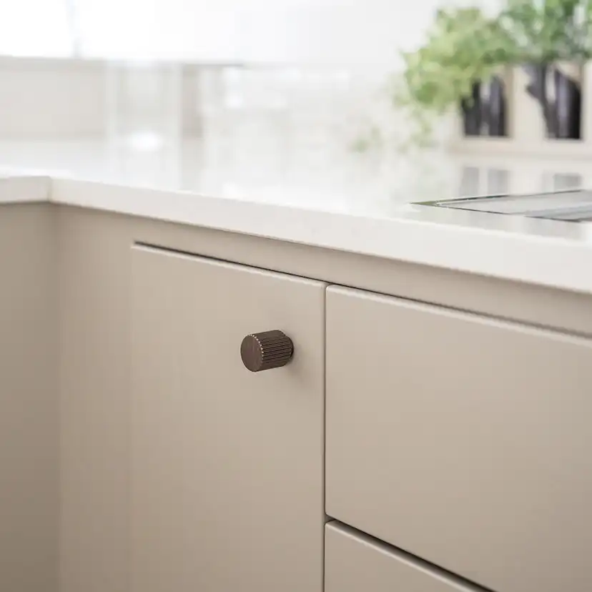 Knopp Beslag Design Helix Stripe