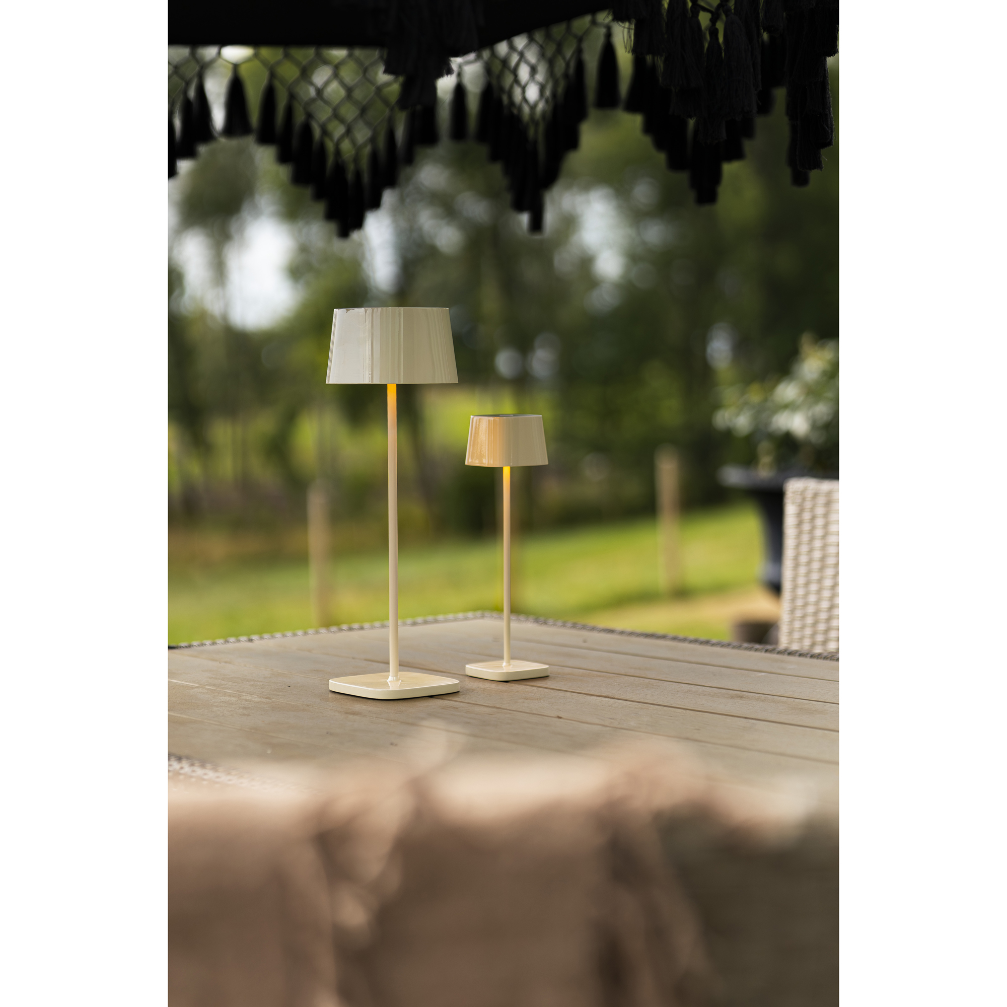 Portabel Lampa Gnosjö Konstsmide Capri Bordslampa USBxGräddvit