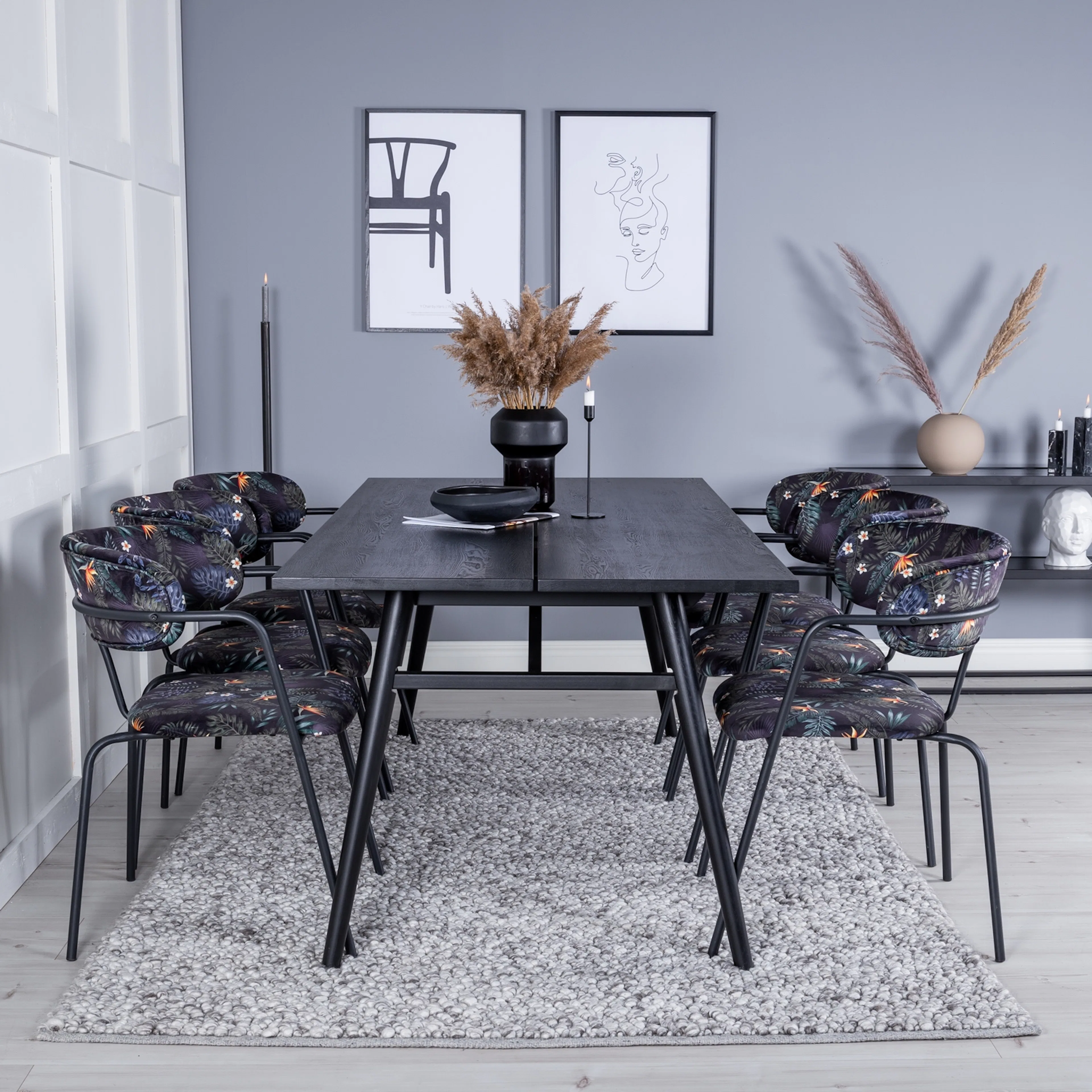 Matgrupp Venture Home Salt med 6 Aris Karmstolar