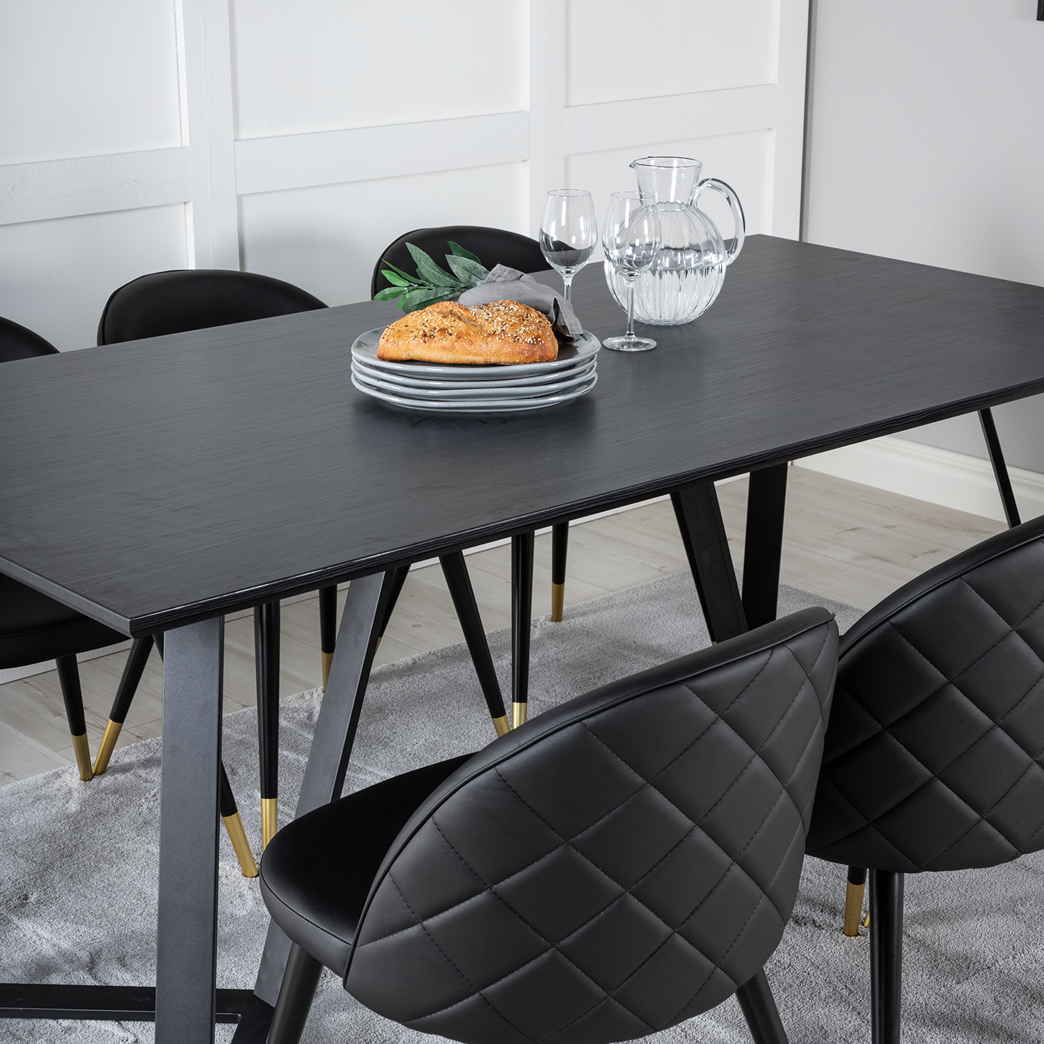 Matgrupp Venture Home Madde med 6 Valentina Stolar Konstläder