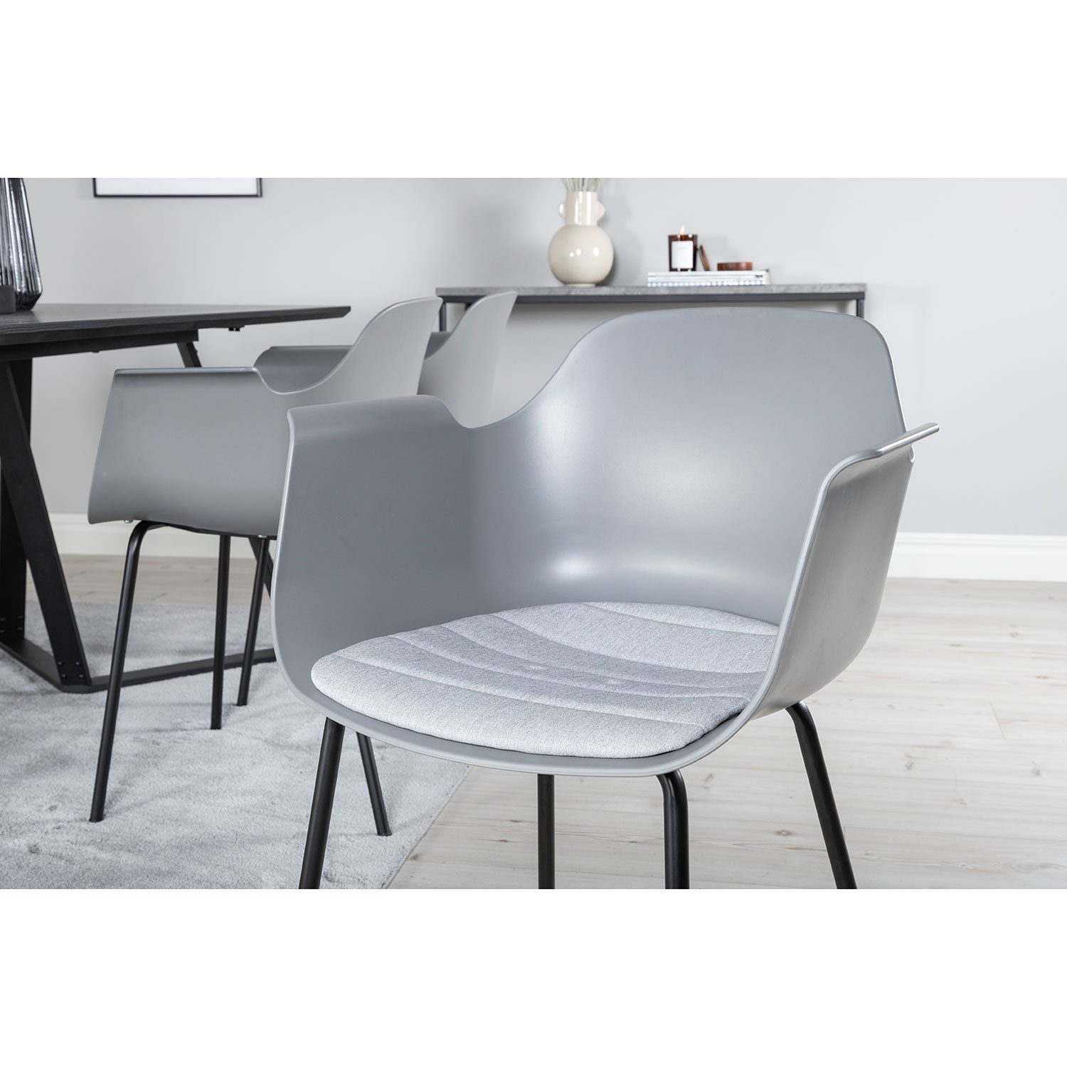 Marina Dining Table - Black top / Black Legs , Comfort Plast Grå
