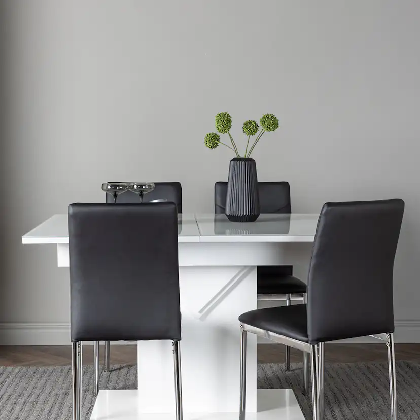Matgrupp Venture Home Pluto med 4 Lily Stolar