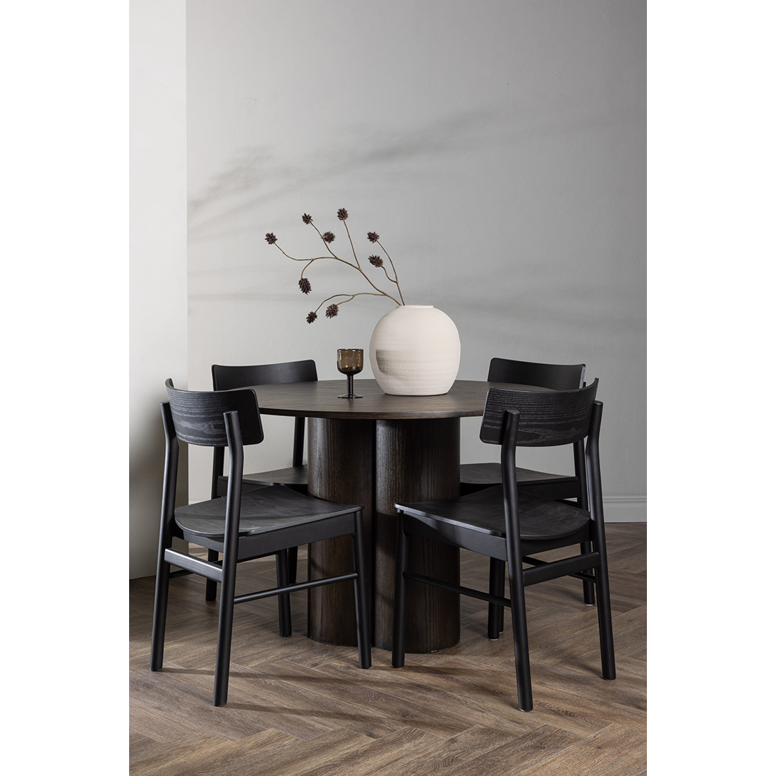 Matgrupp Venture Home Olivia Ø110 cm med 4st Montros Matstolar