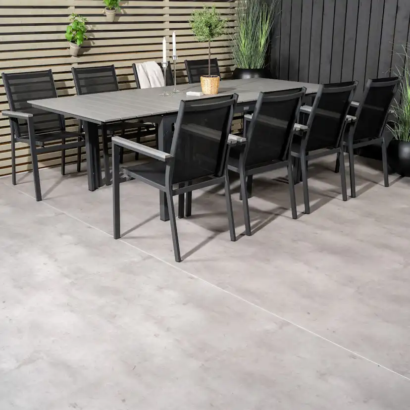Levels bord160/240*90Svart Alu/Grå+Parma stolSvartalu/Svart8 Grå Bord med Svarta Ben, Svart Stol med Svarta Ben