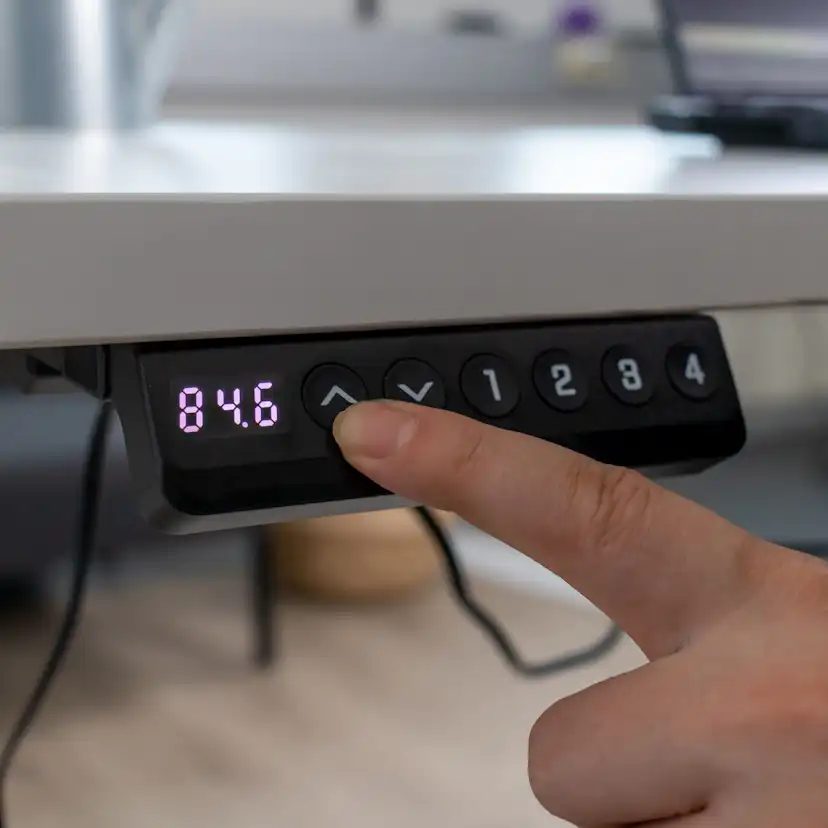 Skrivbord Lykke M200 140x70 cm Höj- och sänkbart