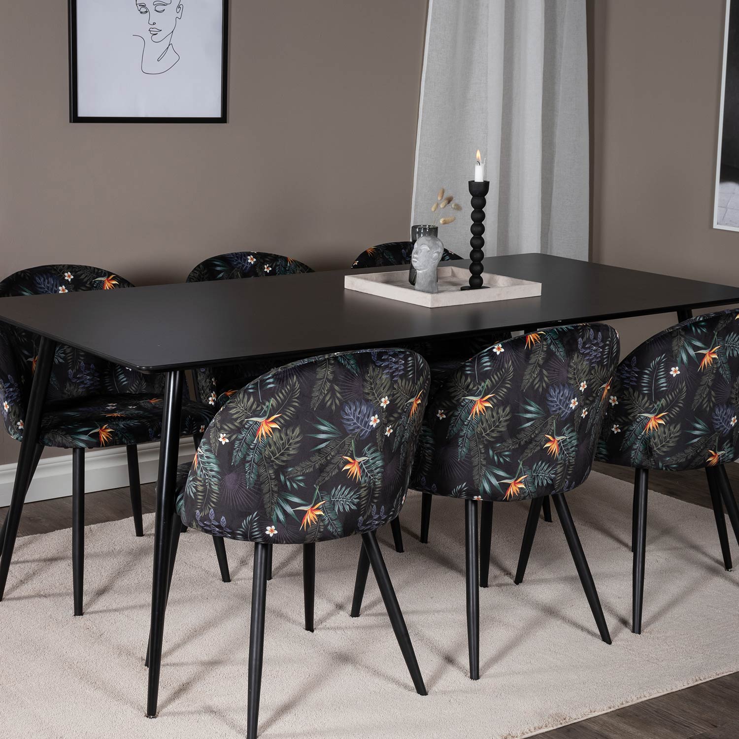 Matgrupp Venture Home Silvia med 6 Valentina Stolar Polyestertyg