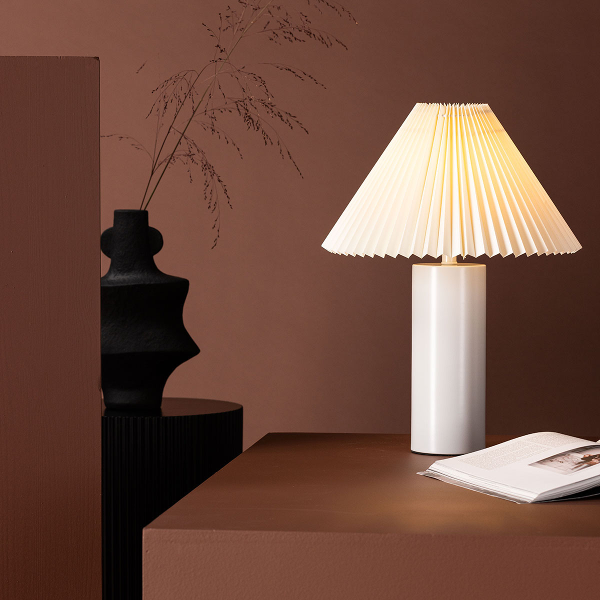 Bordslampa Venture Home Largin