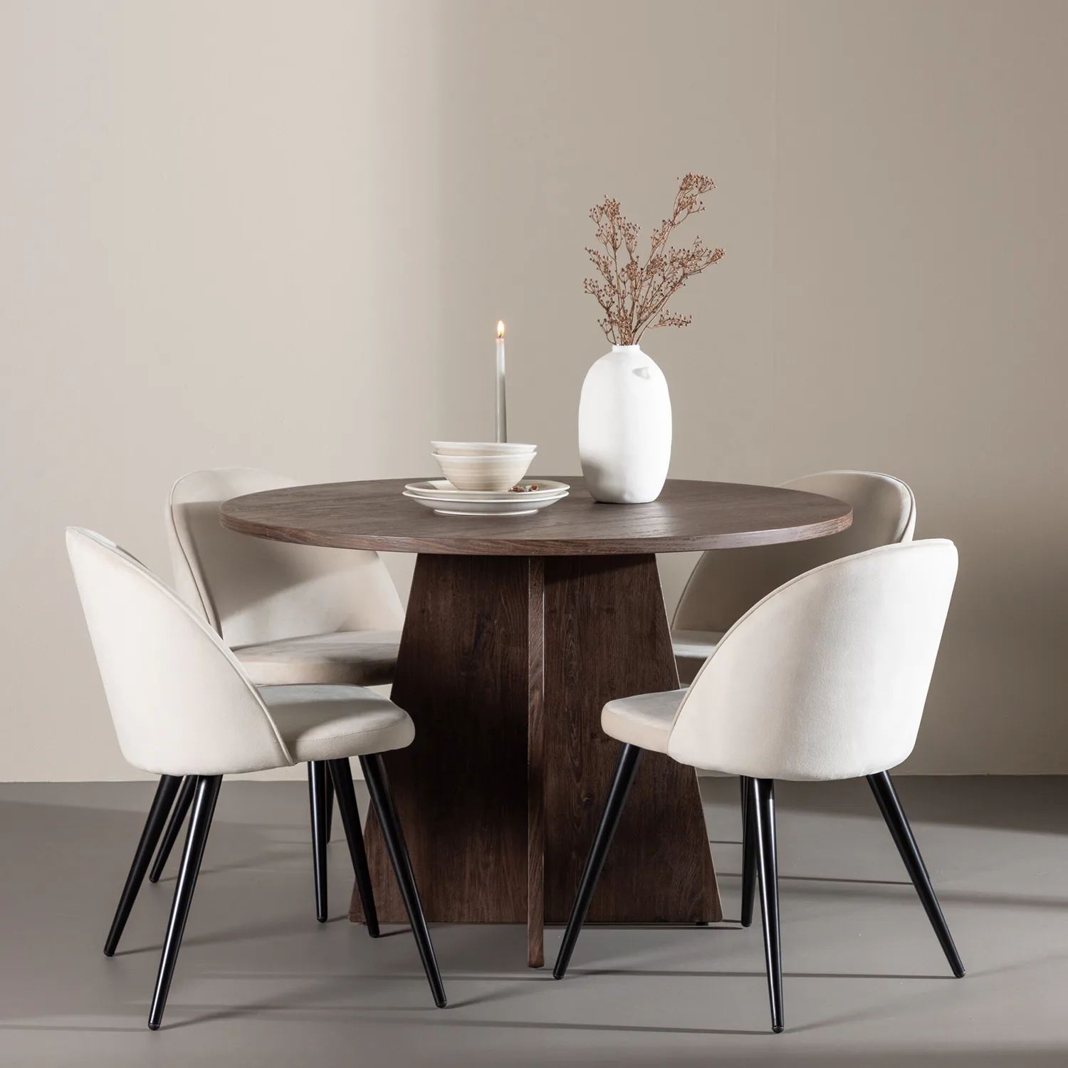 Matgrupp Venture Home Bootcut Ø110 med 4 st Velvet Stolar