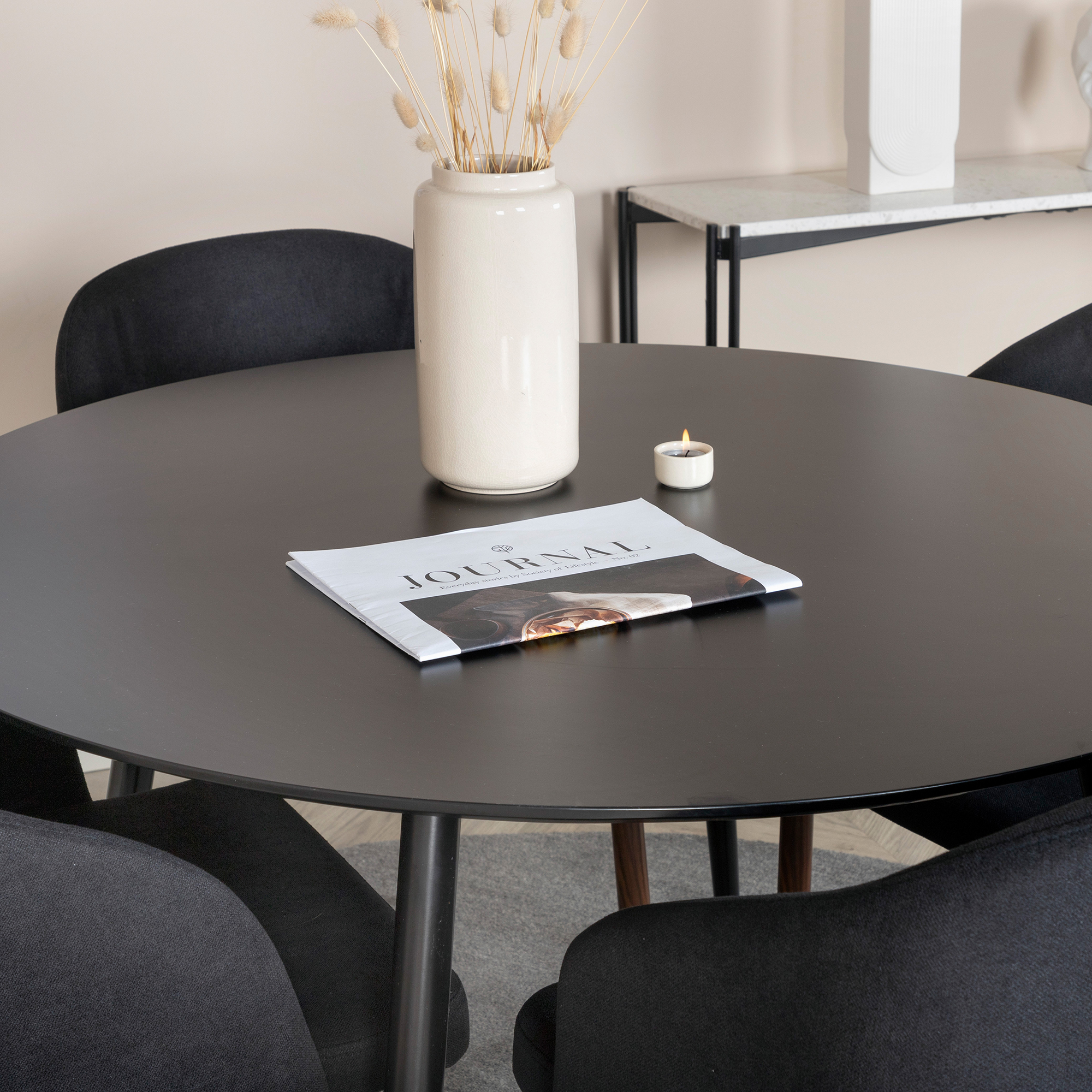 Matgrupp Venture Home Silvia med 4 Archie Stolar Runt