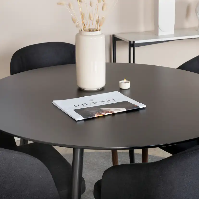 Matgrupp Venture Home Silvia med 4 Archie Stolar Runt