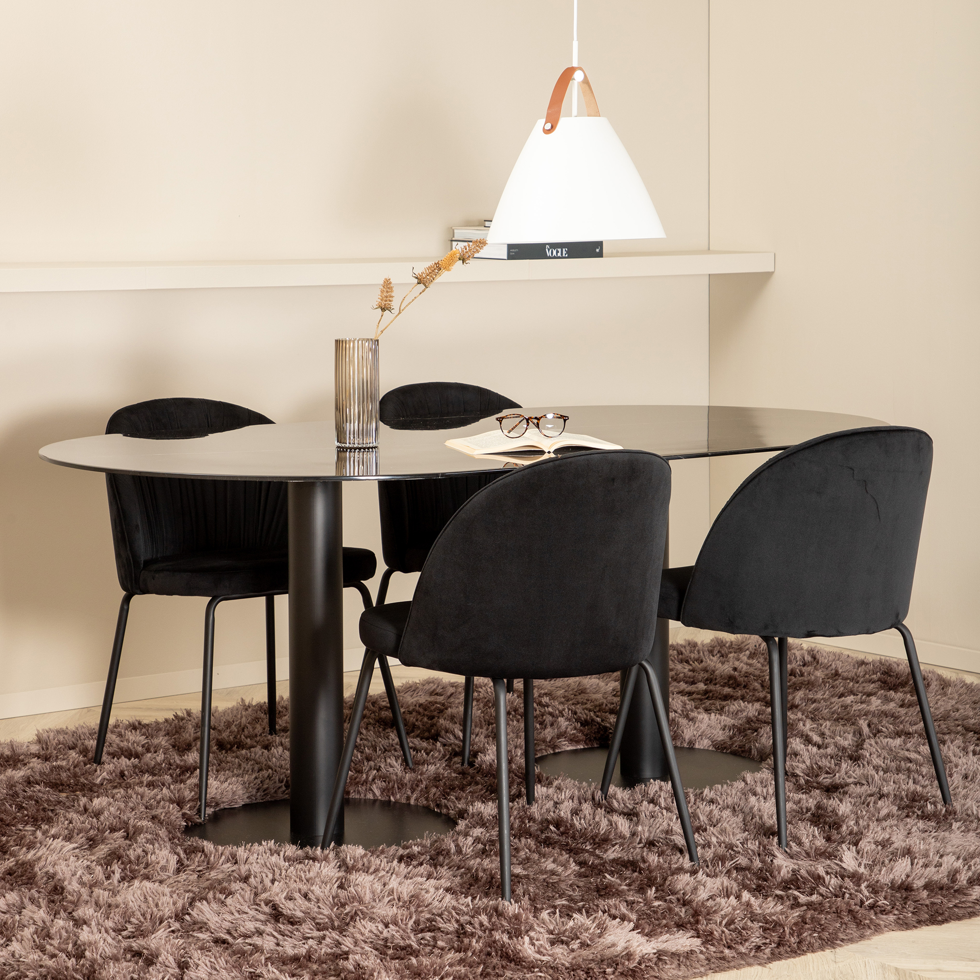 Matgrupp Venture Home Oslo med 4 Wrigley Stolar