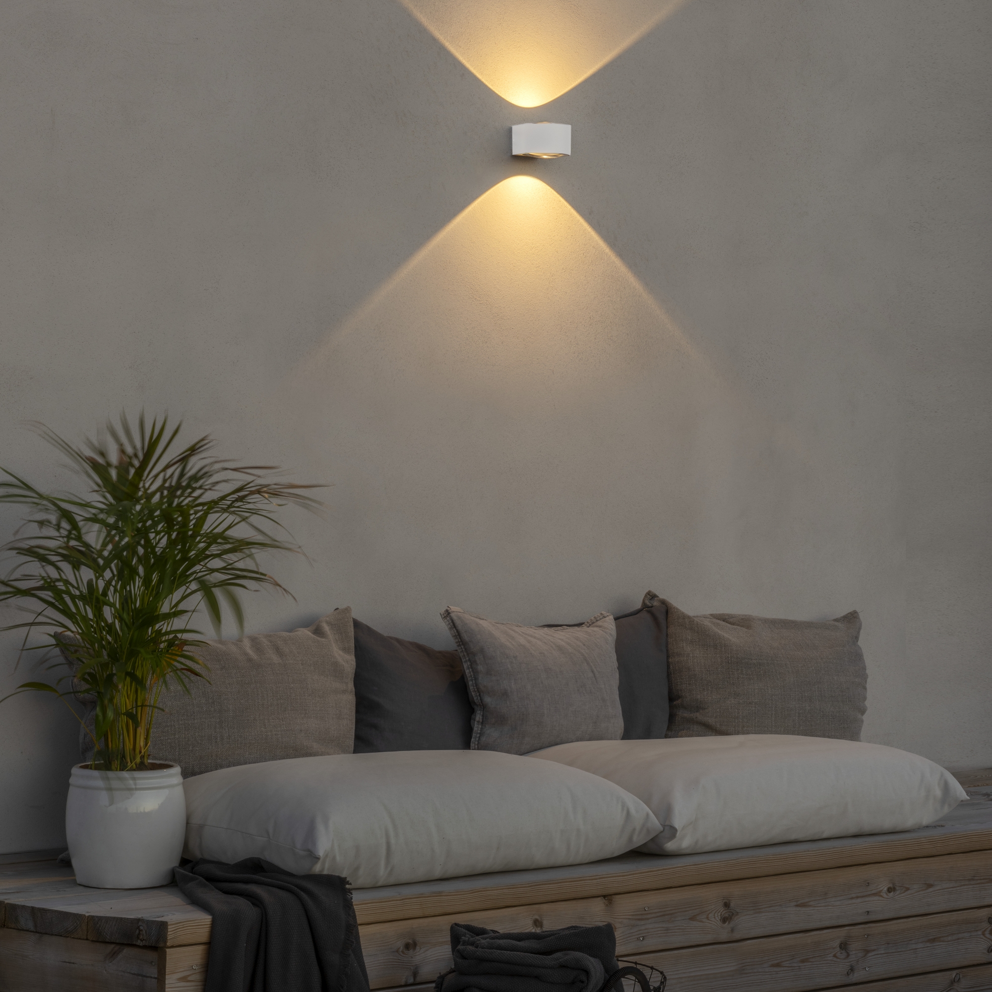 Gela vägglykta upp/ned vit LED Vit