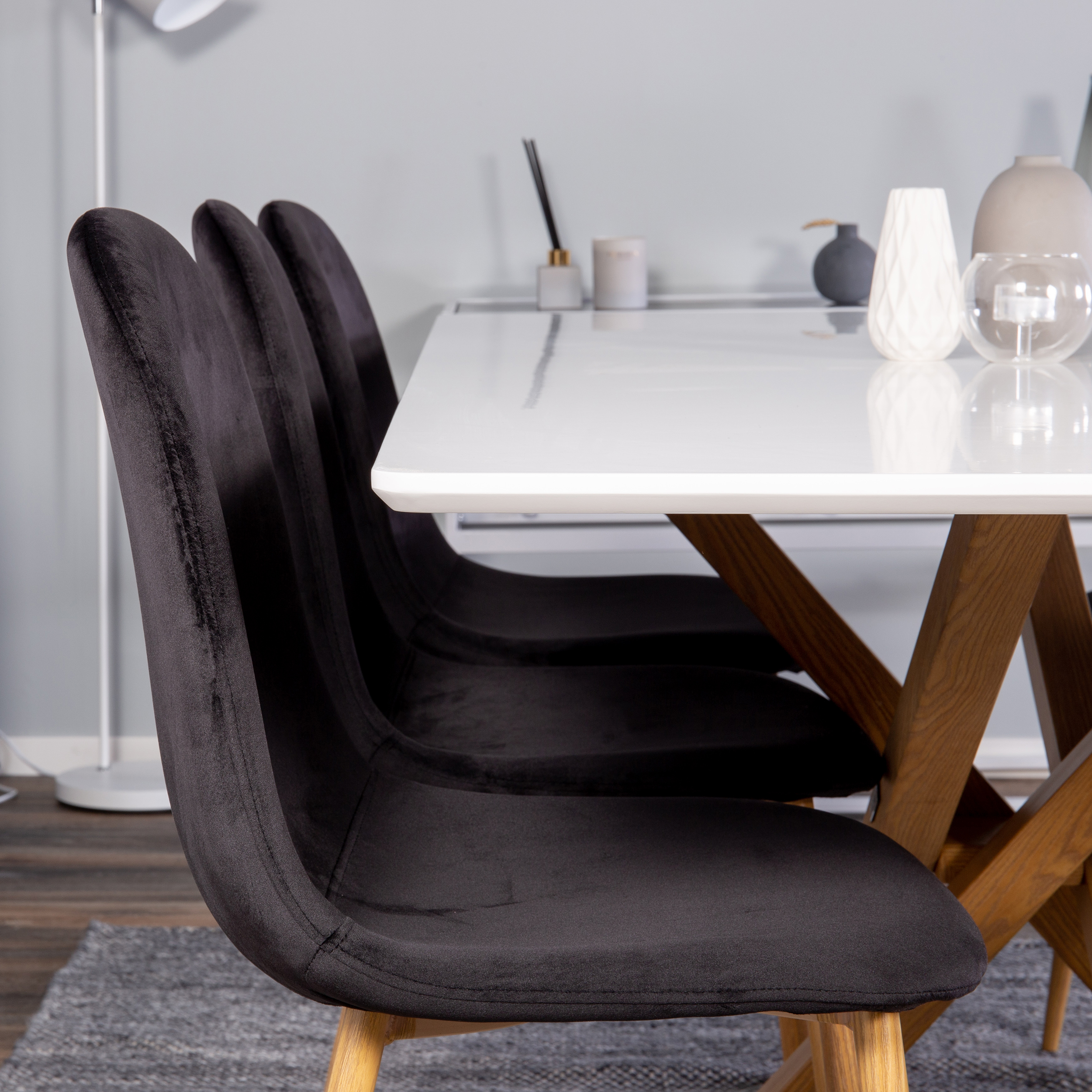 Piazza Table Oaklook/Whit 180+Polar Oaklookleg/Black Velvet6 Vit/Svart