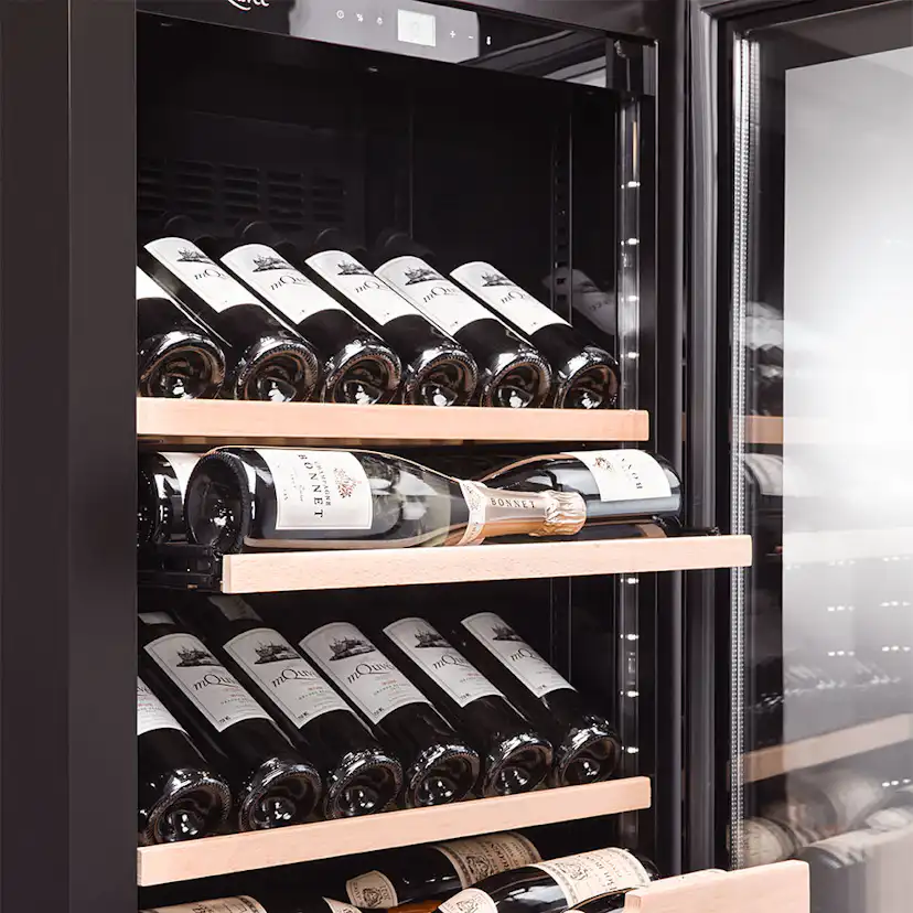 Vinhylla mQuvée Display" Velvet 100 och 125