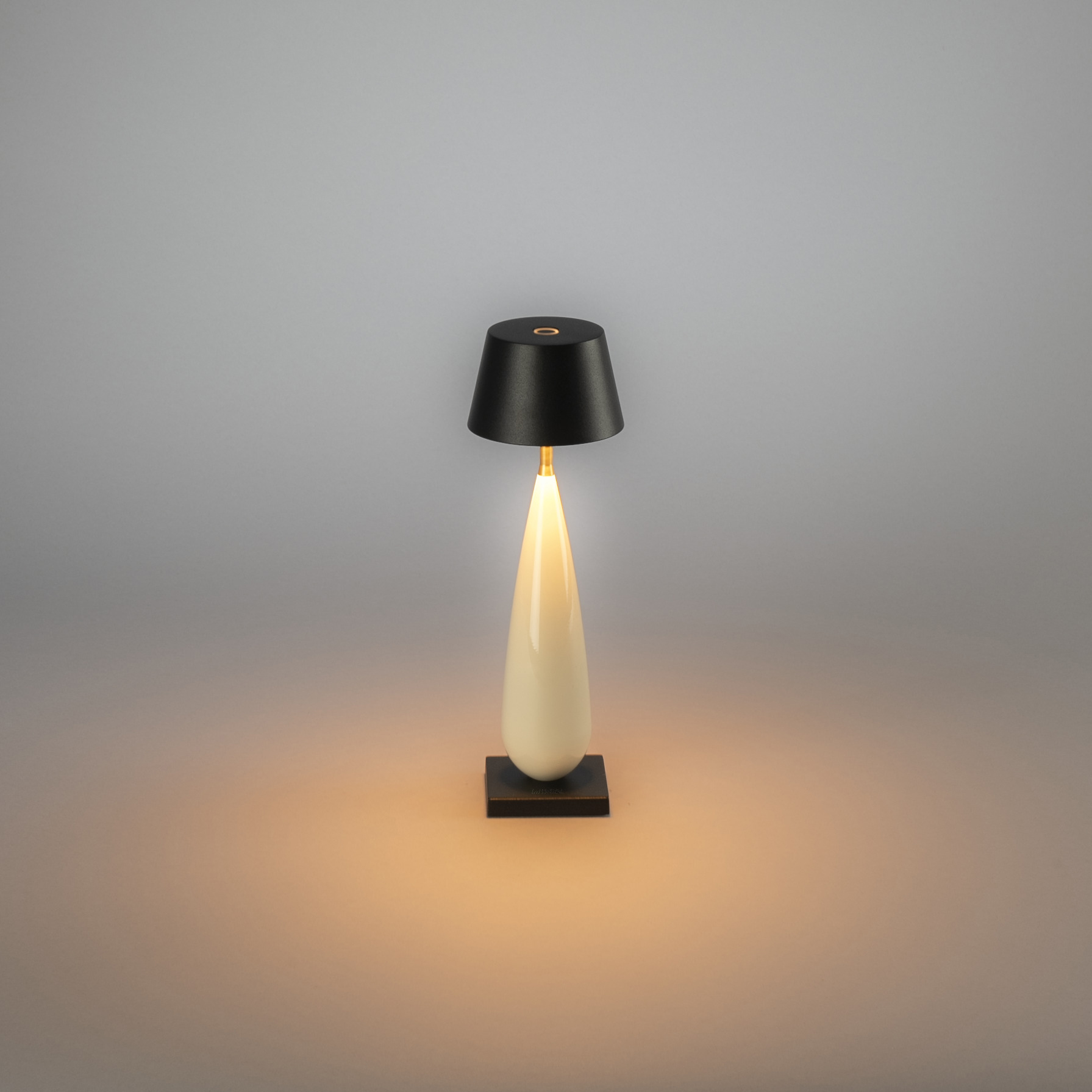 Portabel Lampa Gnosjö Konstsmide Frejus Bordslampa USB