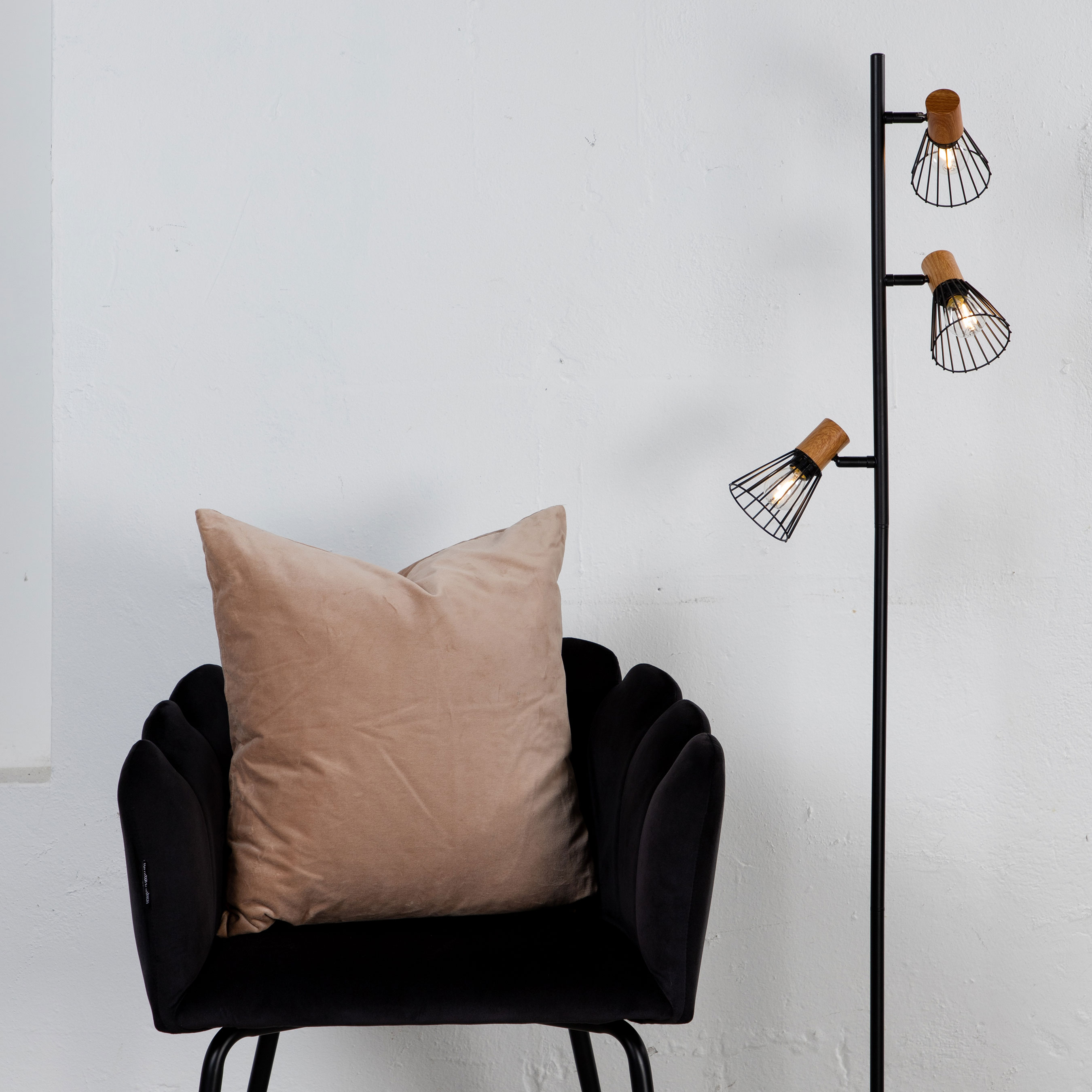 Golvlampa Venture Home Atticus 3L