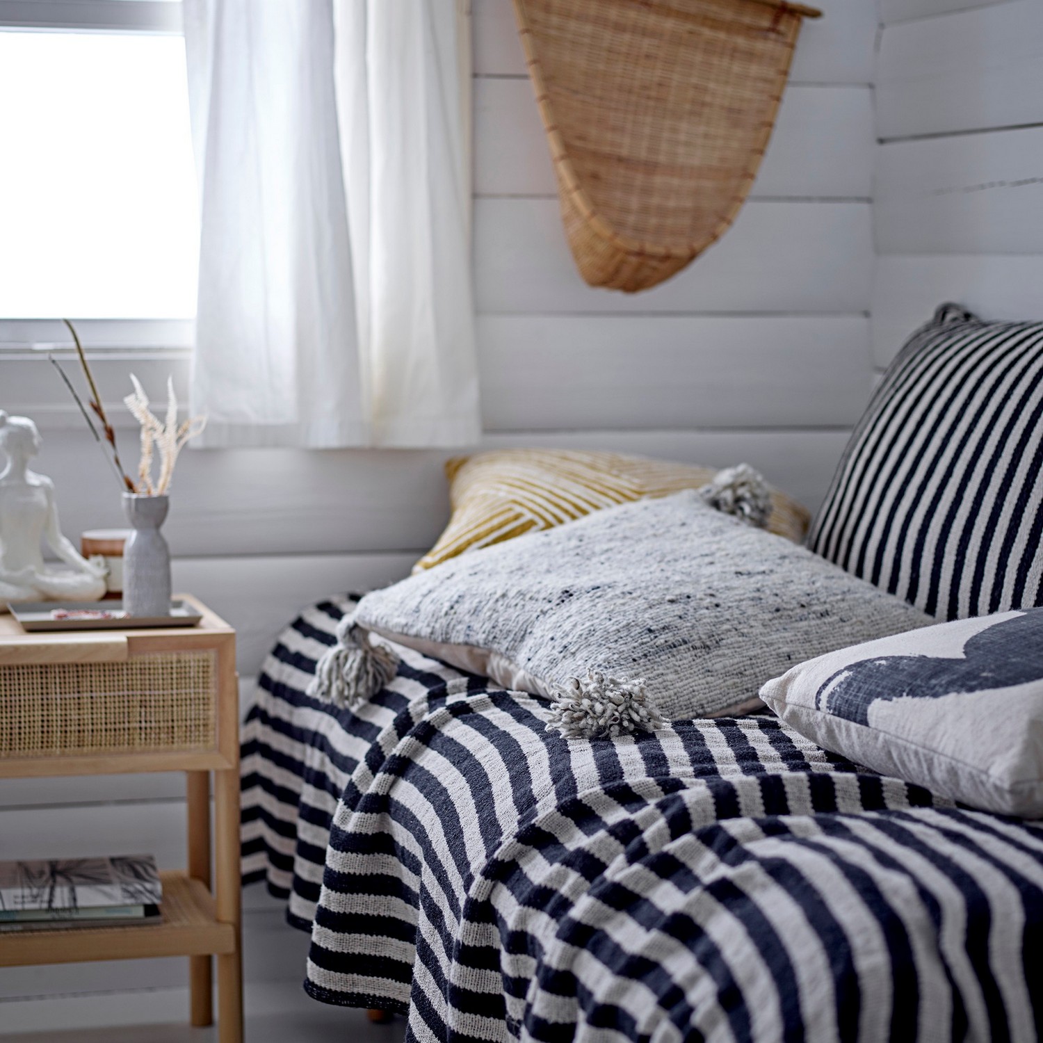 Sidobord Bloomingville Manon