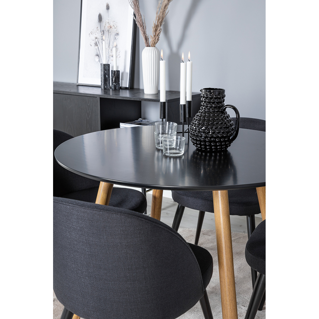 Matgrupp Venture Home Plaza Ø100 cmmed 4st Velvet Matstolar