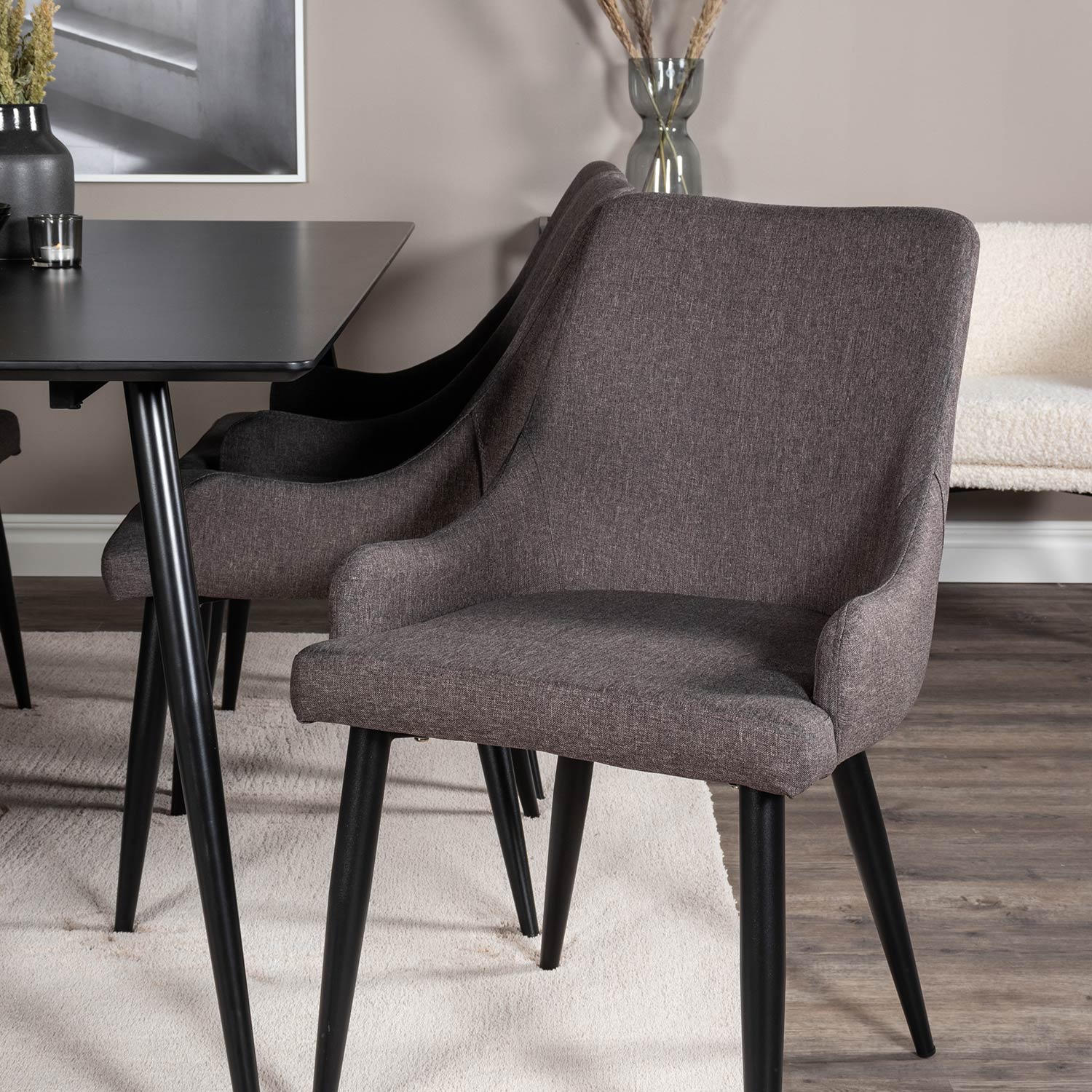 Matgrupp Venture Home Silvia med 6 Plake Stolar