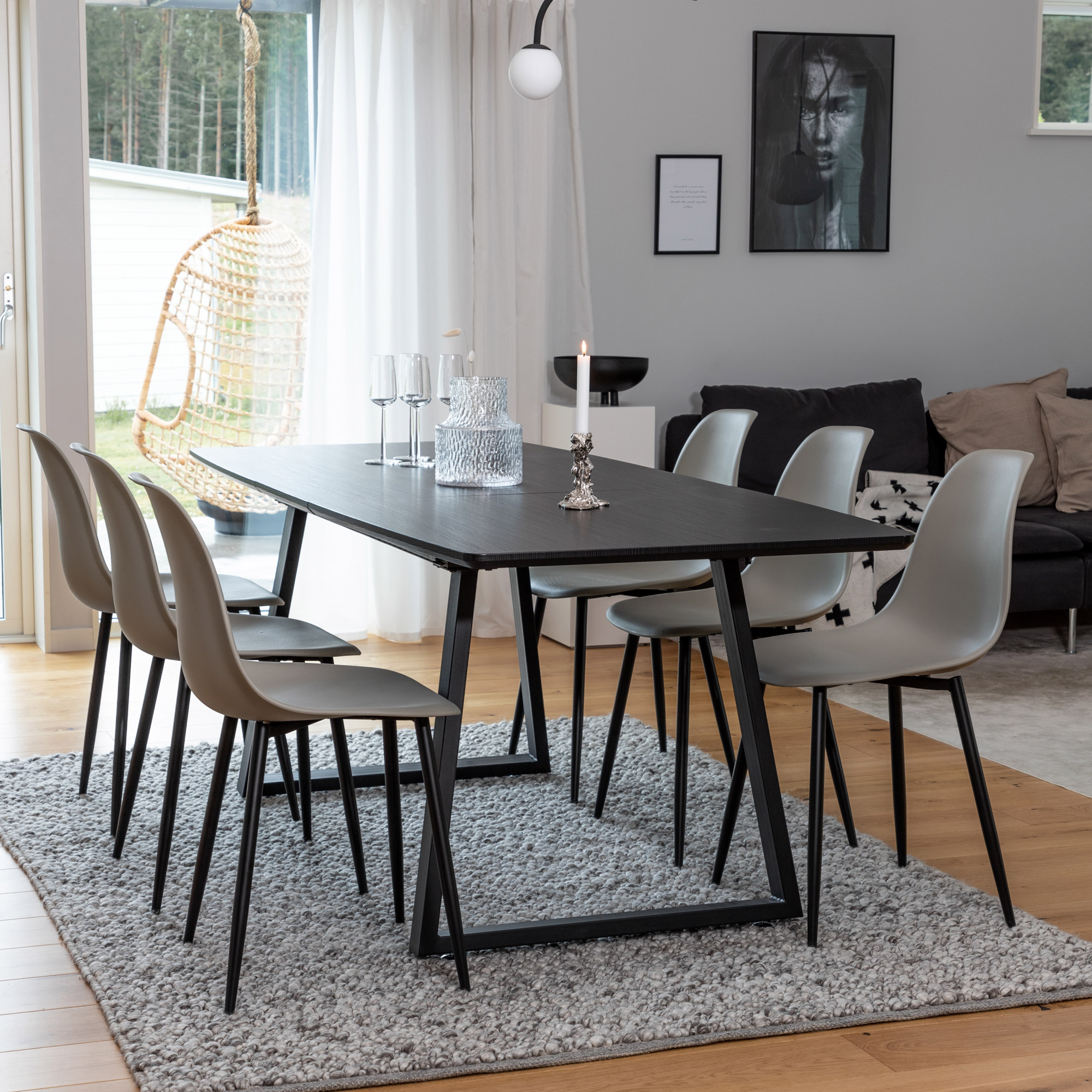 Matgrupp Venture Home Ina med 6 Pop Stolar