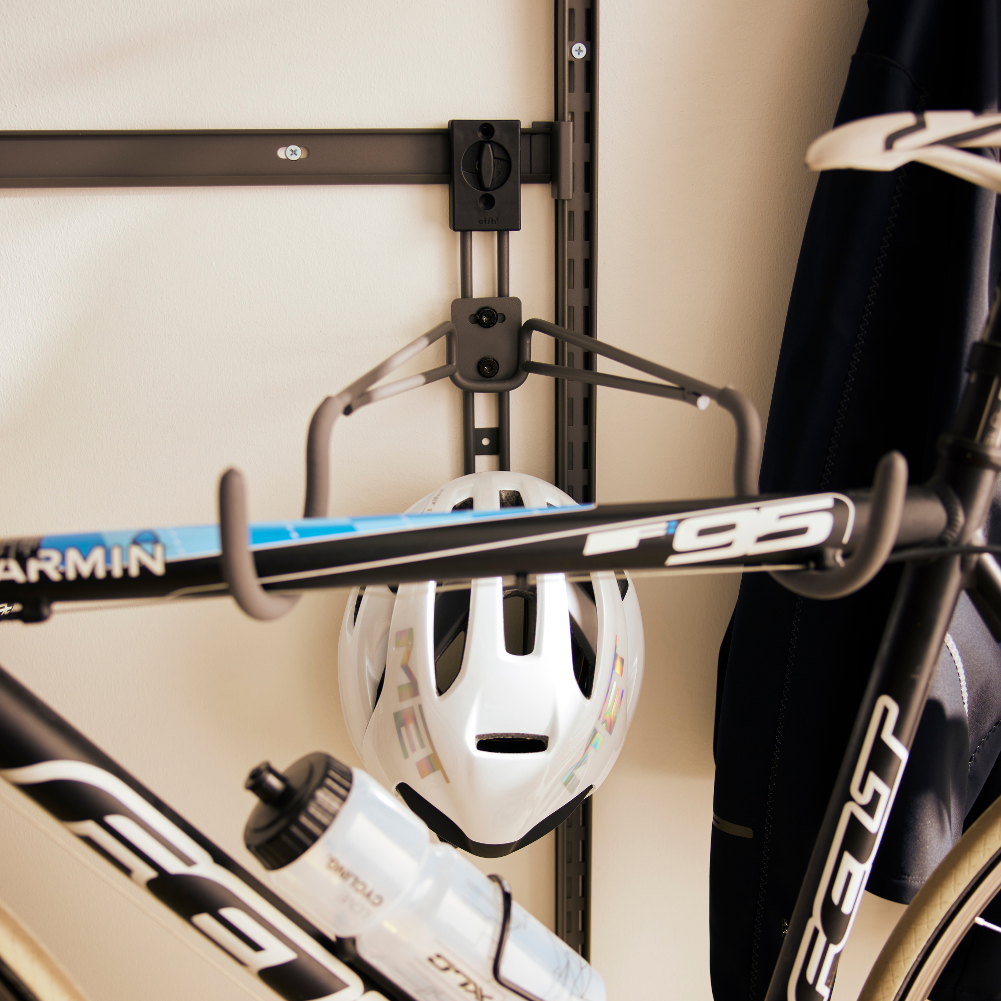 Familjeförvaring Elfa Ready Solution 2 Garage+  B: 3103 mm
