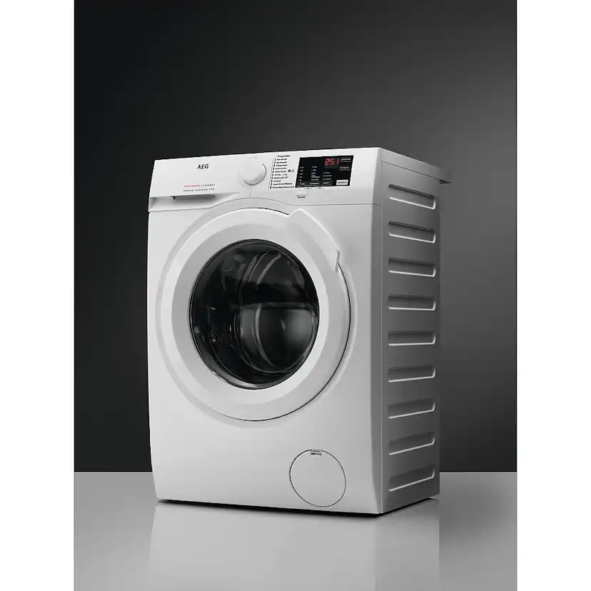 Frontmatad Tvättmaskin AEG LR612M84I med ProSense® och EcoInverter