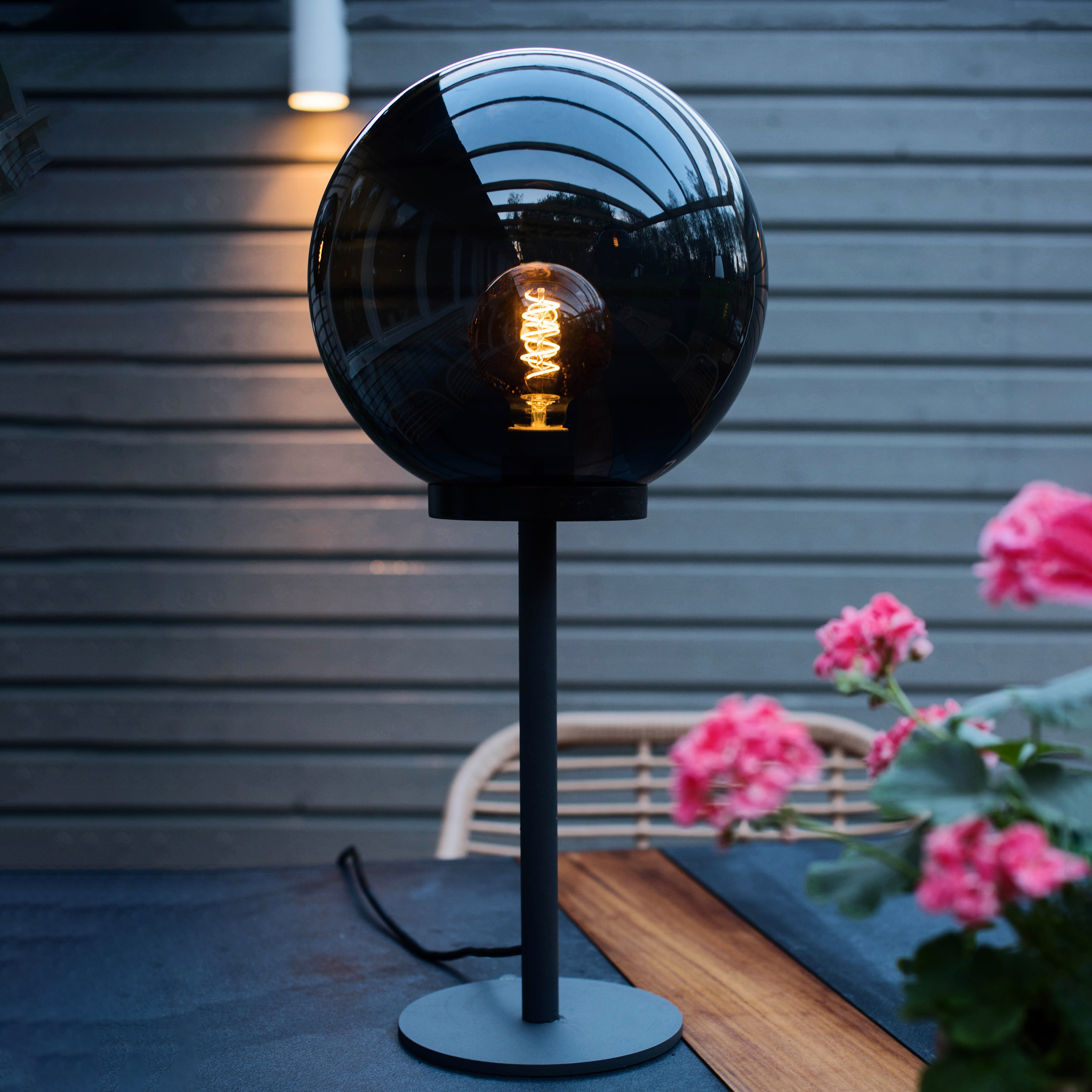 Bordslampa Star Trading Orby