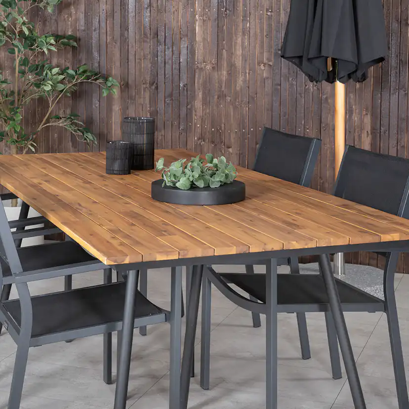Matgrupp Venture Home Chane med 4 Curz Stapelbara Matstolar