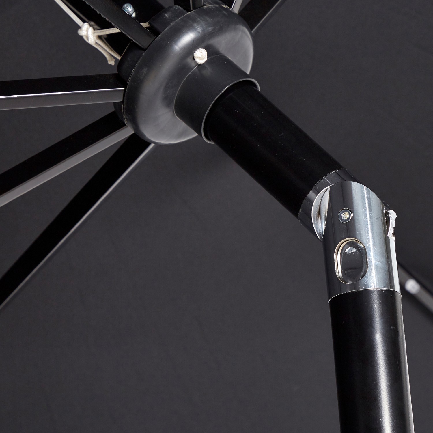 UMBRELLA W/CRANK W/SOLAR/LED W/TILT Ø3M (47340) Svart/Svart