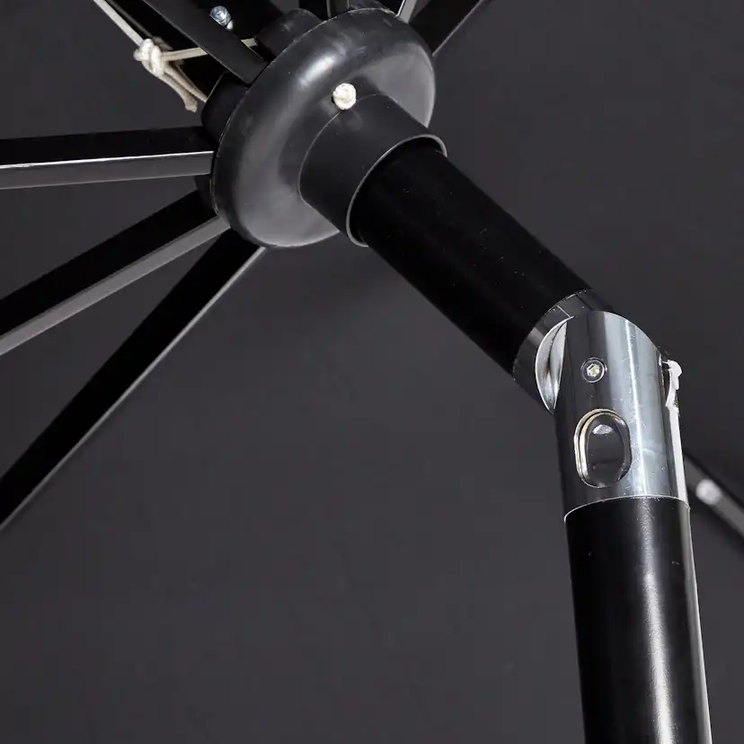 UMBRELLA W/CRANK W/SOLAR/LED W/TILT Ø3M (47340) Svart/Svart