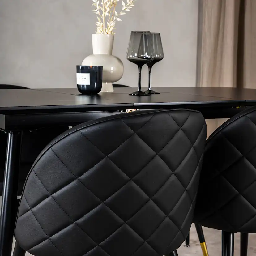 Matgrupp Venture Home Silvia med Iläggsskiva och 4 Valentina Stolar Konstläder
