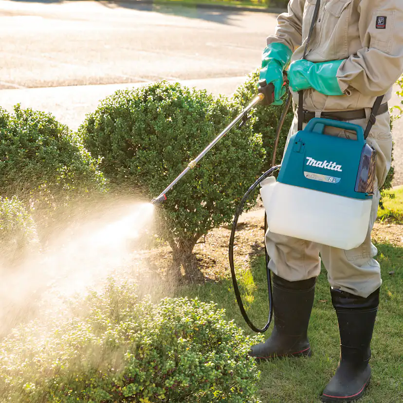 Tryckspruta Makita DUS054Z 18V 5 L utan Batteri och Laddare