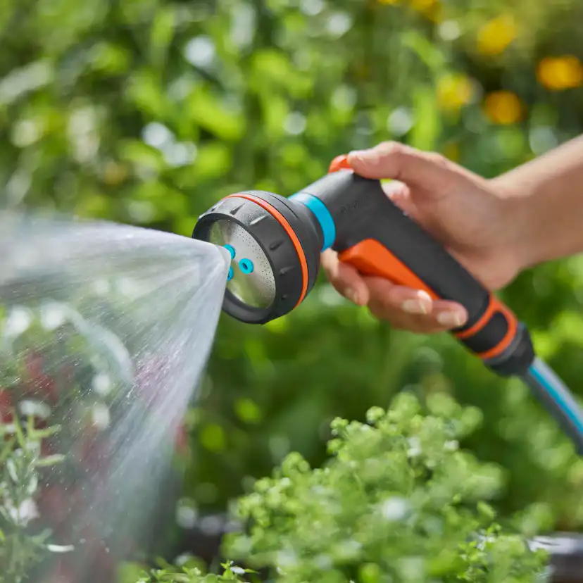 Bevattningspaket Gardena Slangbox L 25 m Turkos Med Vattenspridare & Sprinklerpistol