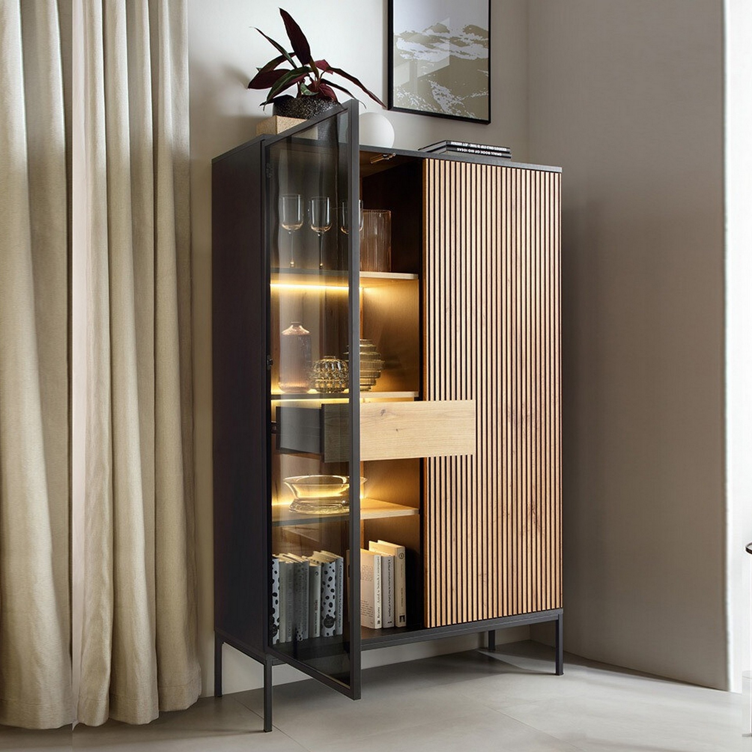 Vitrinskåp Scandinavian Choice Klinkerville Glasdörr med Belysning