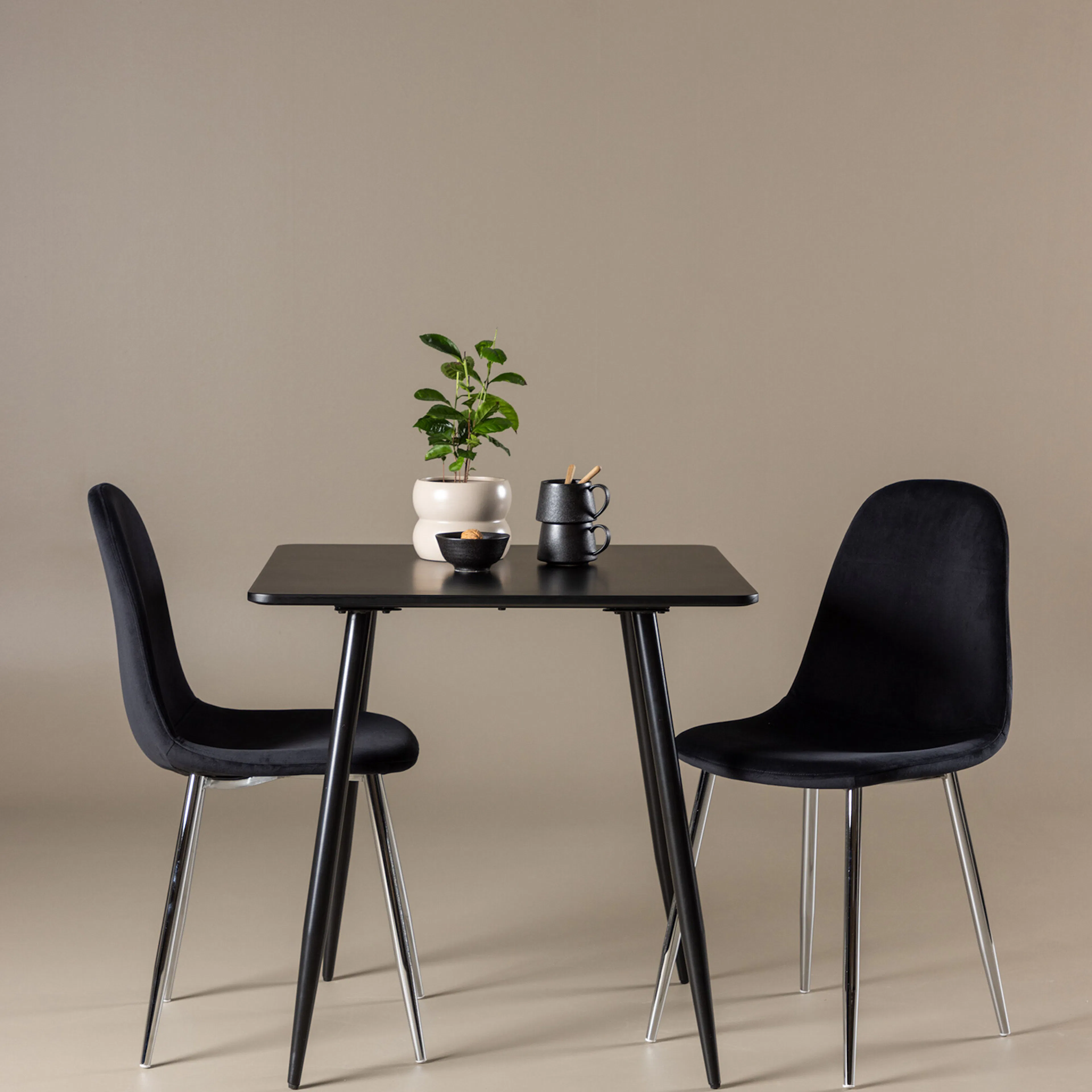 Matgrupp Venture Home Polar 75 med 2 st Polar Stolar Sammet