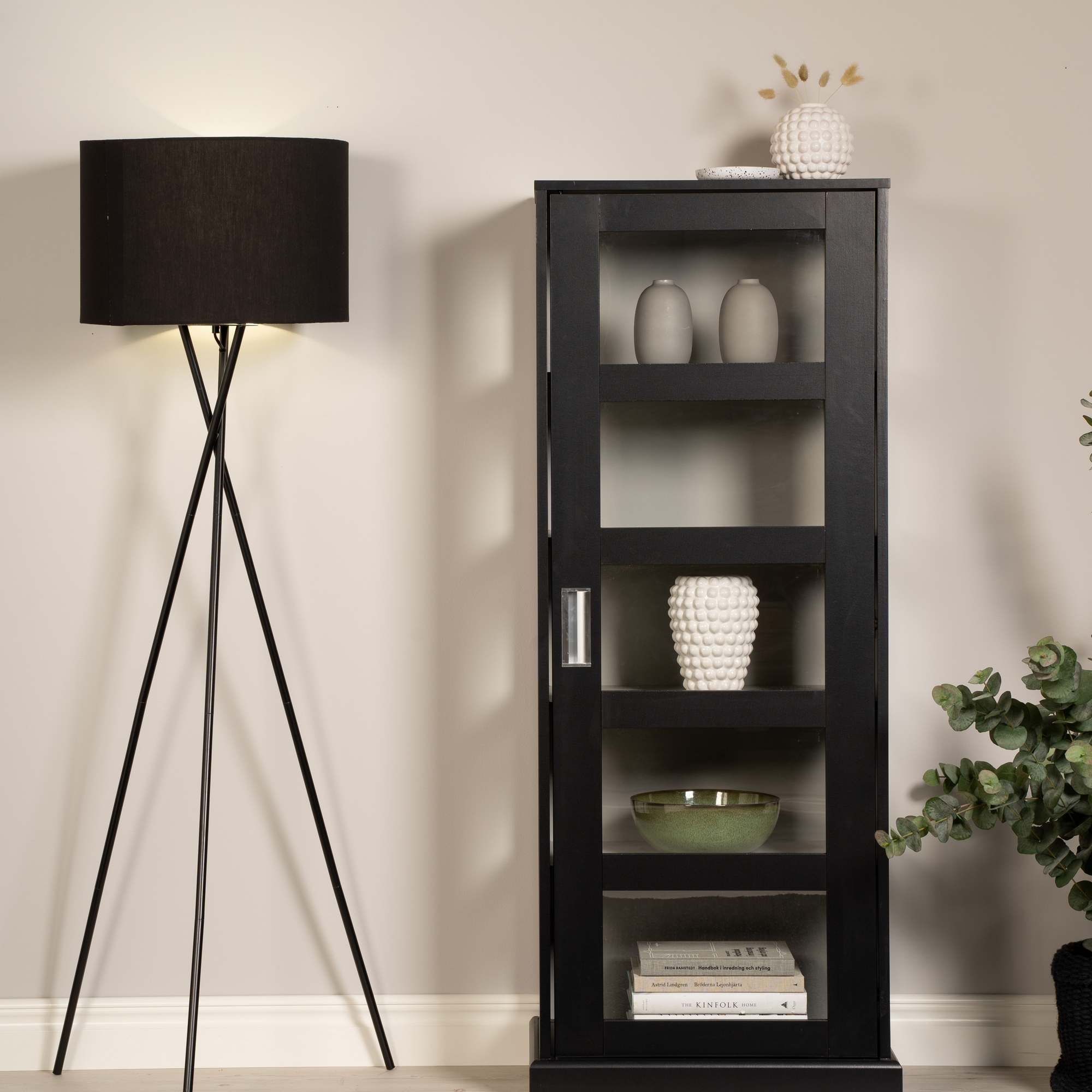 Högskåp Venture Home Lock