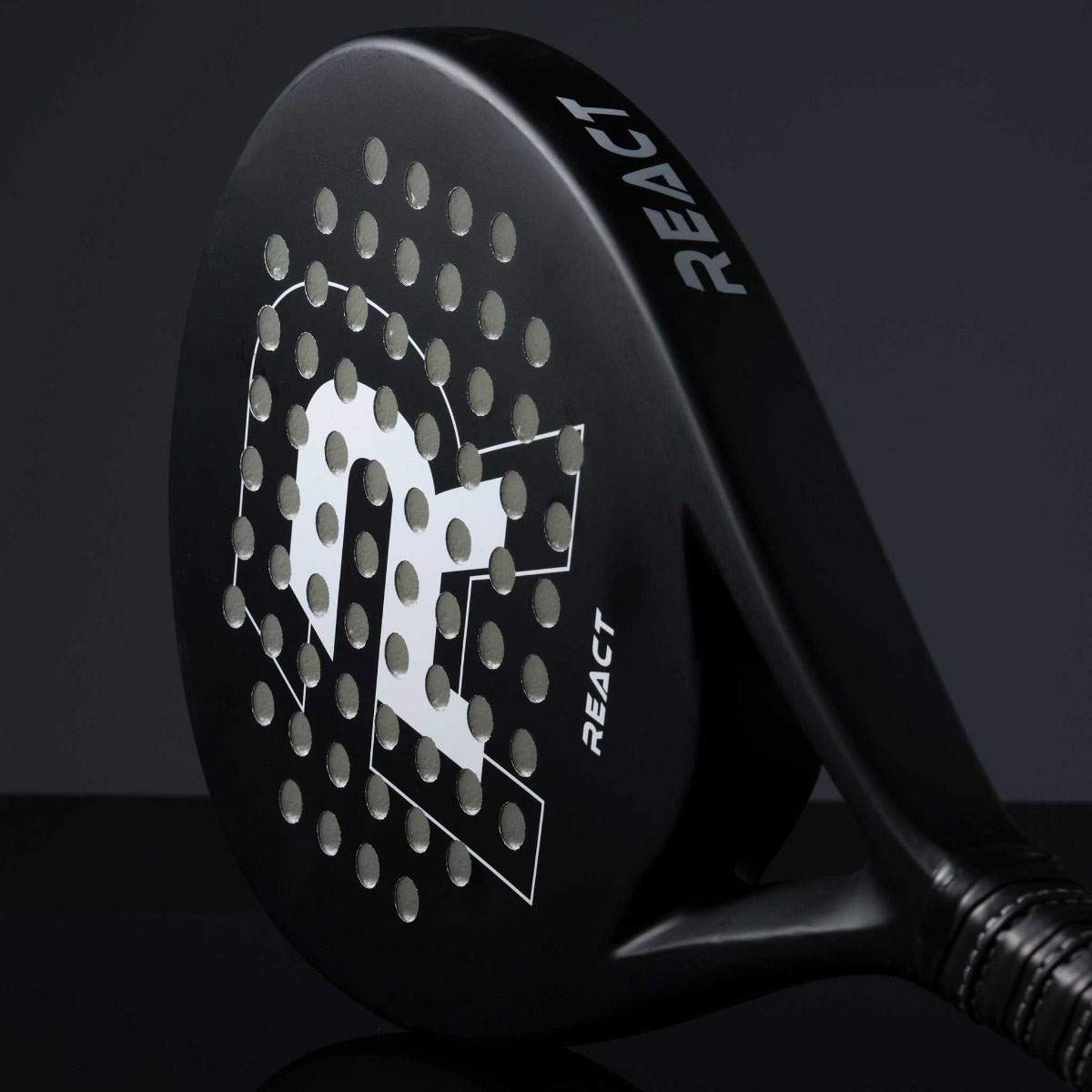 Padelracket React med 2 racketar och Bollar