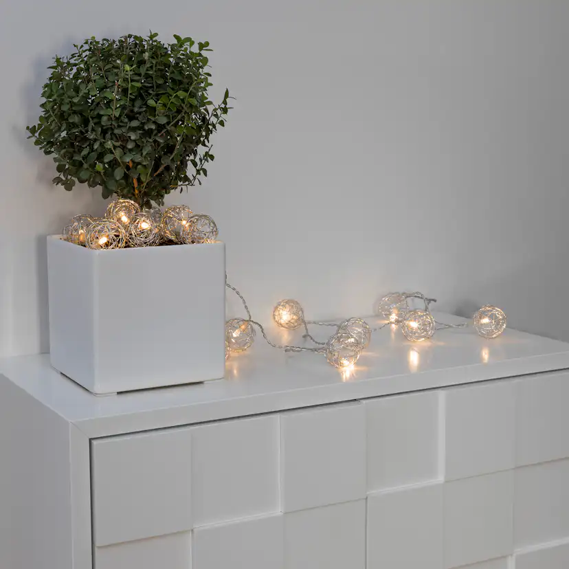 Ljusslinga Gnosjö Konstsmide Aluminiumbollar 16 Batteridriven