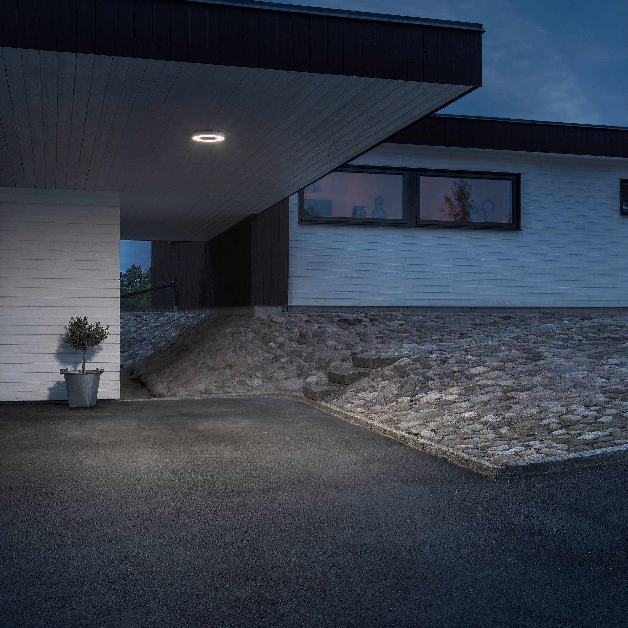 Vägglykta Gnosjö Konstsmide Carrara Rund LED med Fjärrkontroll